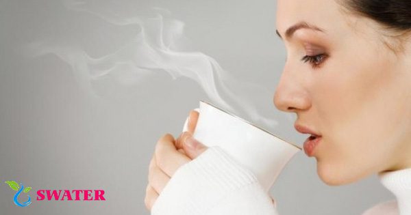 Uống nước ấm giúp nhanh hết khát hơn nước đá