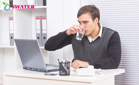 Nên uống nước vào thời điểm nào là tốt nhất?