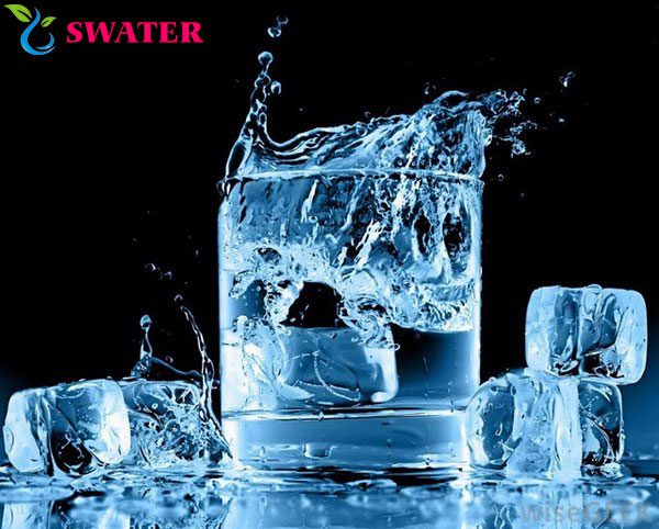 Nguy cơ sốc nhiệt khi uống nước đá lạnh quá nhanh vào ngày nắng nóng
