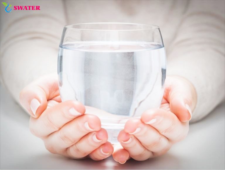 Tác dụng khi uống nước nhiều & giới hạn để tránh gây hại